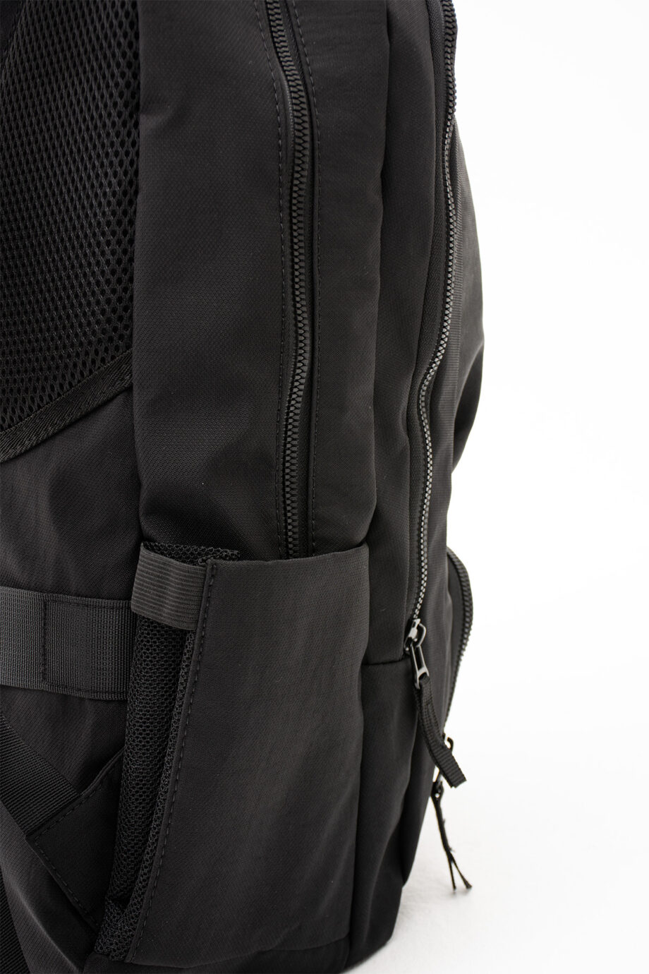 Sanmorris backpack with side pockets for water bottles